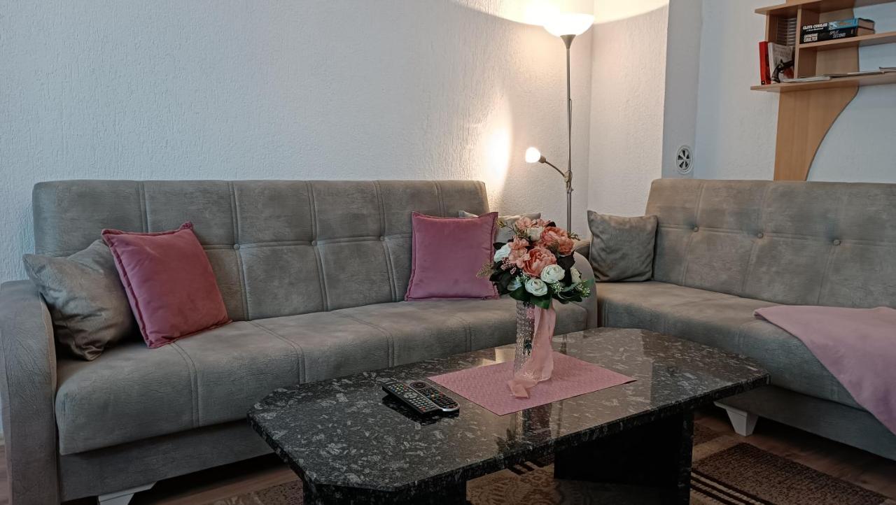 City Park Apartments Pristina Eksteriør billede