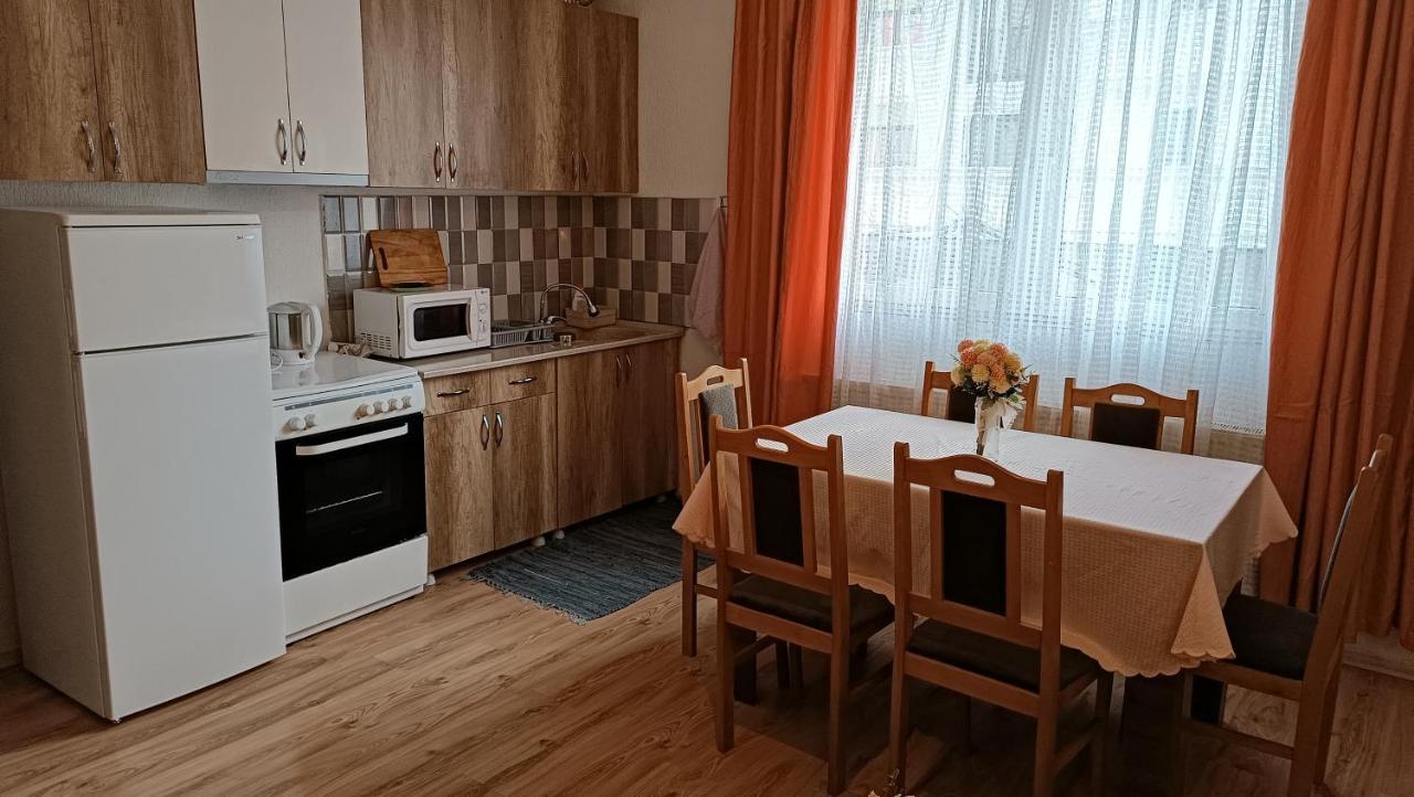 City Park Apartments Pristina Eksteriør billede