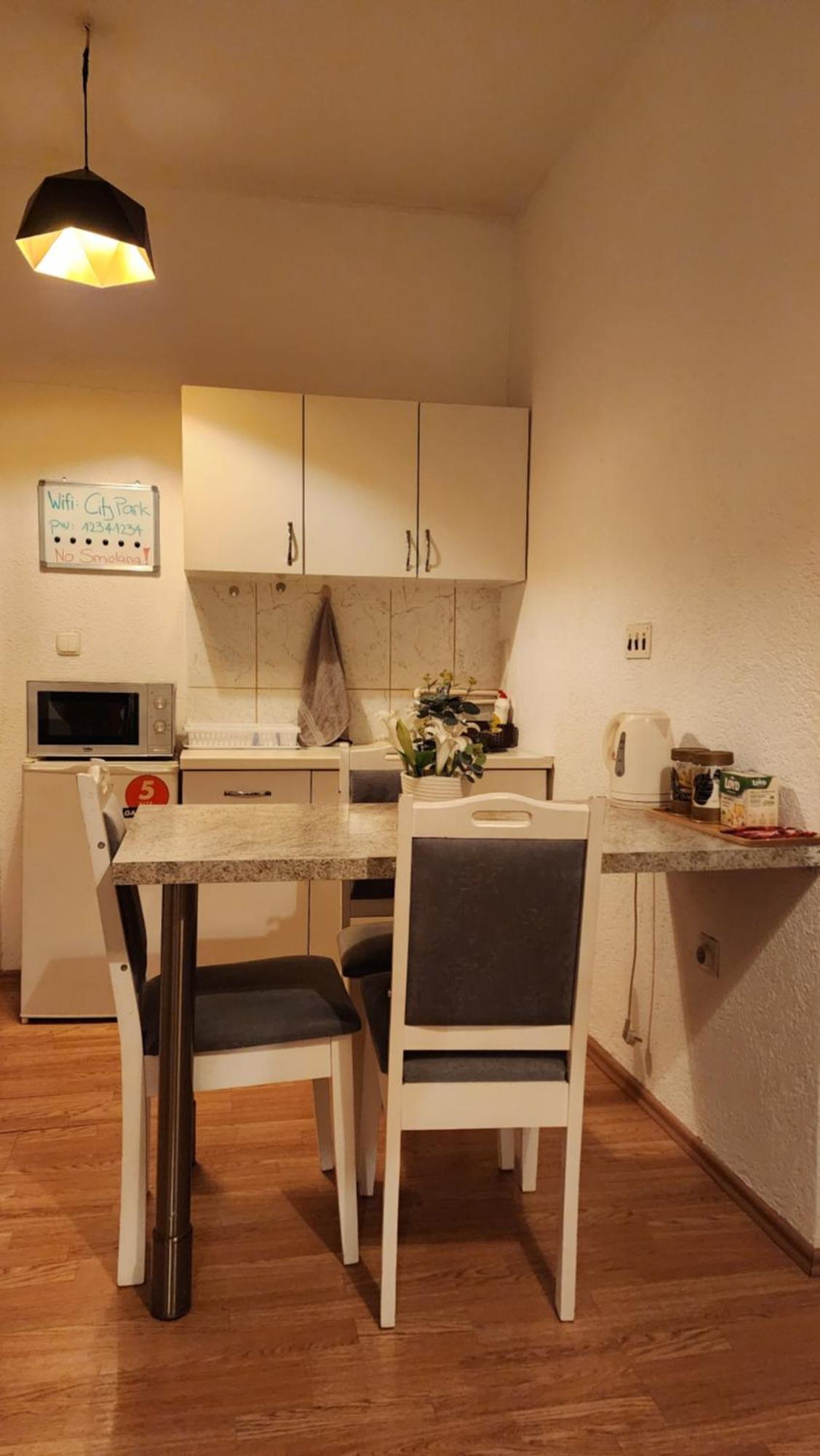 City Park Apartments Pristina Eksteriør billede